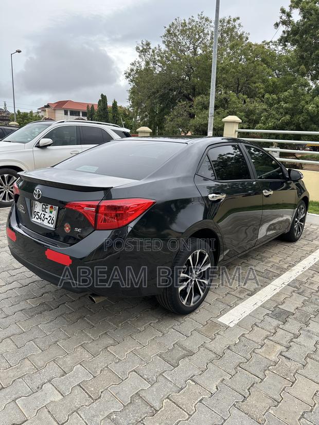 Toyota Corolla SE 4dr Sedan (1.8L 4cyl CVT) 2017 Black