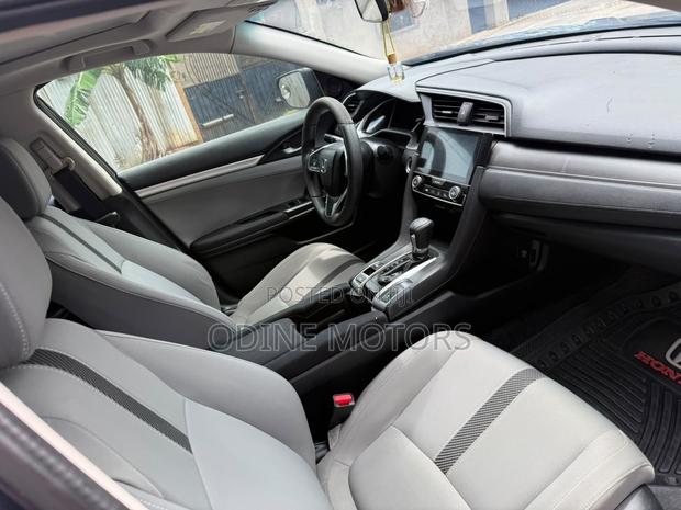 Honda Civic 2019 Gray