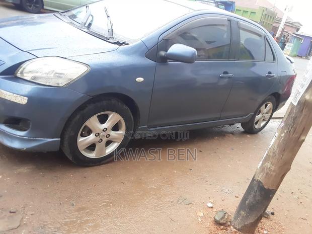 Toyota Belta 2010 Blue