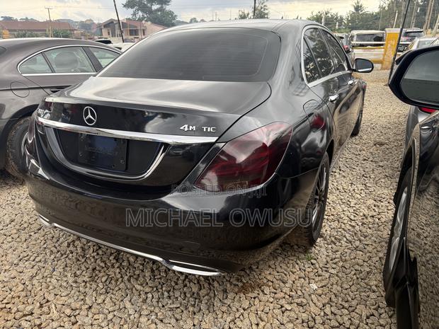 Mercedes-Benz C300 2016 Black