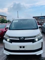 Toyota Voxy 2015 White for sale