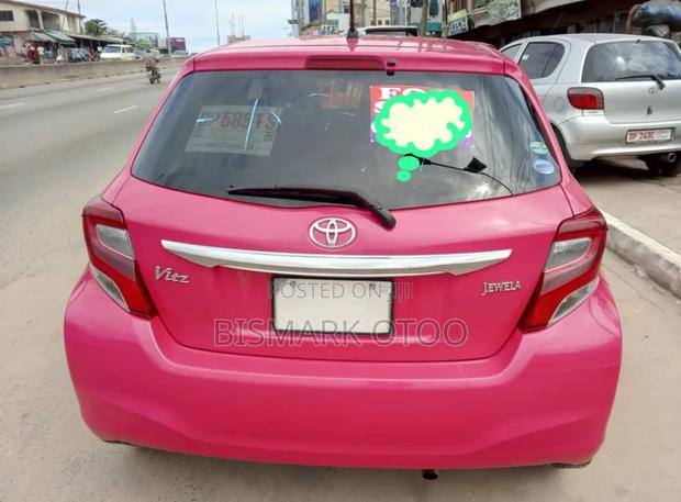 Toyota Vitz 2015 Red