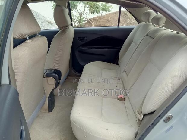 Toyota Yaris 2010 Gray