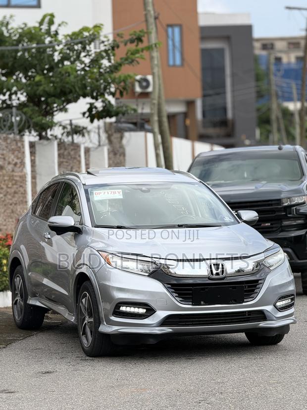 Honda HR-V Touring AWD 2019 Silver