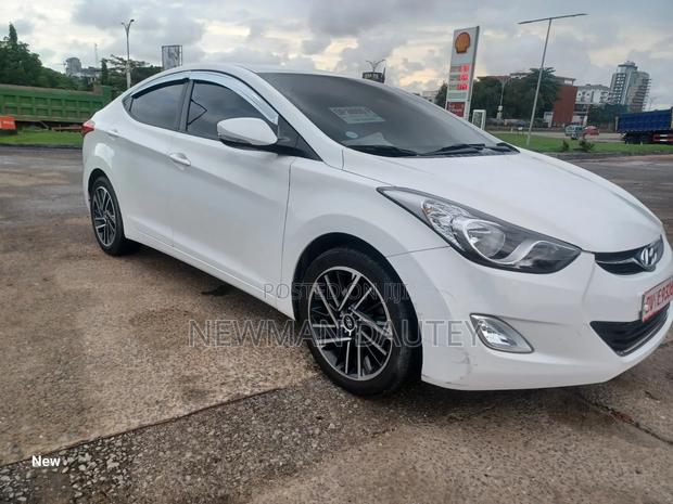 Hyundai Avante 2013 White