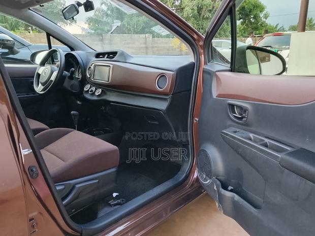 Toyota Vitz 1.3 AWD 5dr 2012 Brown