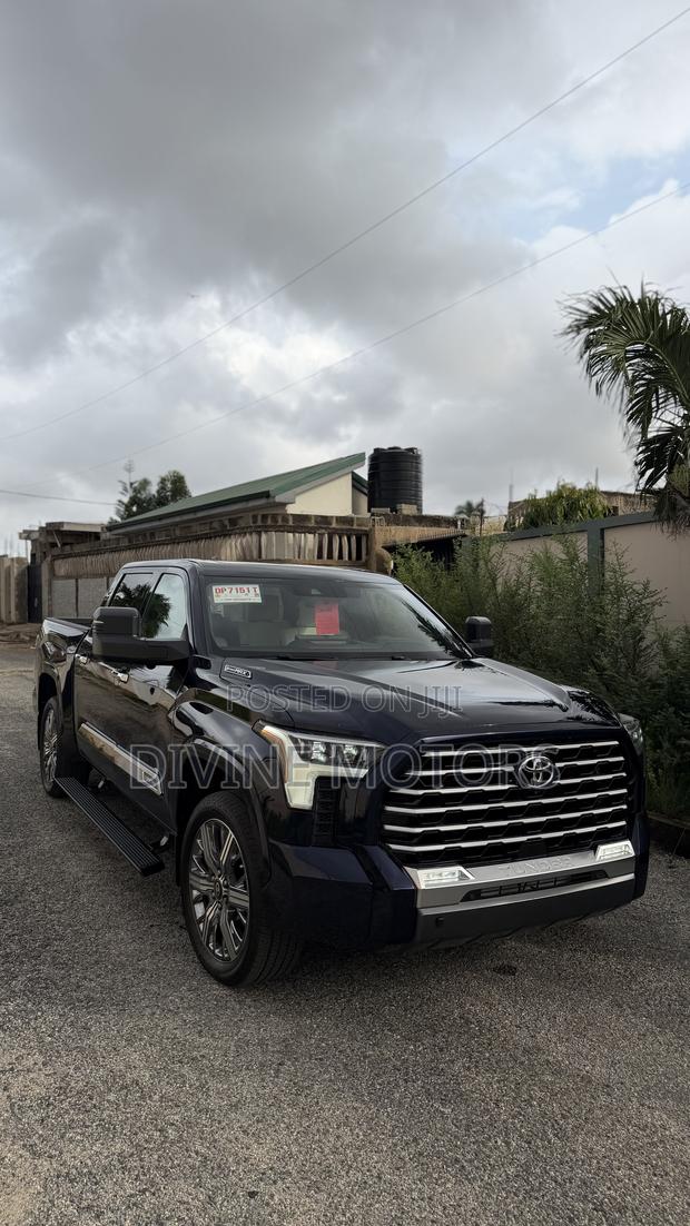 New Toyota Tundra Capstone CrewMax 4WD SB w/5.5' Bed (Hybrid) 2025 Blue