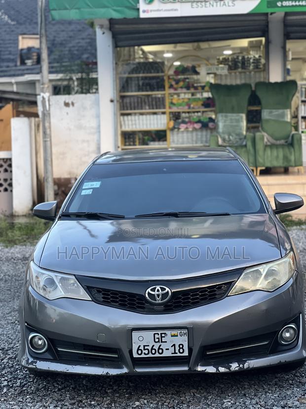 Toyota Camry LE 4dr Sedan (2.5L 4cyl 6A) 2013 Gray
