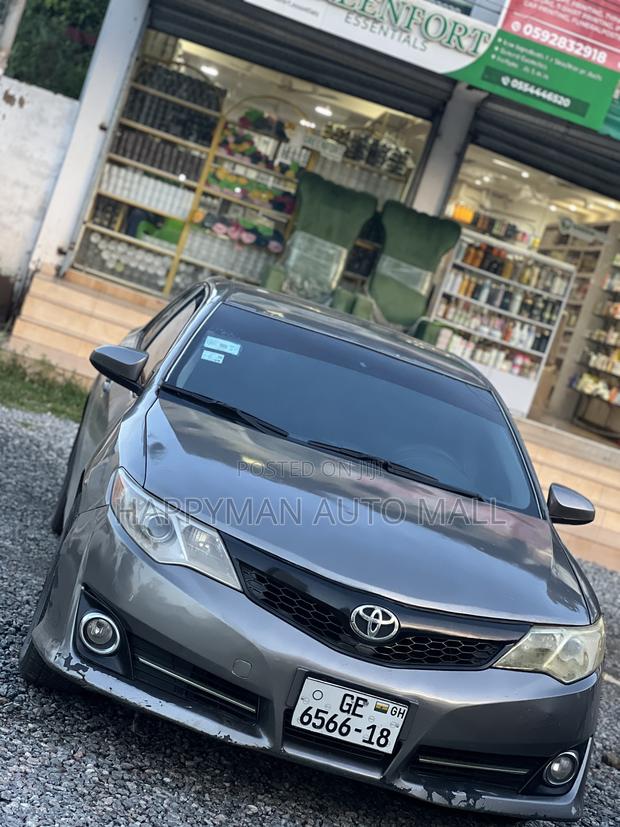 Toyota Camry LE 4dr Sedan (2.5L 4cyl 6A) 2013 Gray