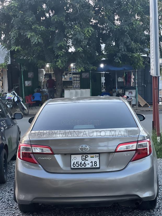 Toyota Camry LE 4dr Sedan (2.5L 4cyl 6A) 2013 Gray