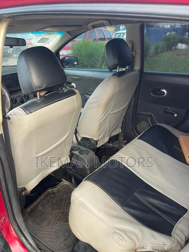 Nissan Versa 2011 Red