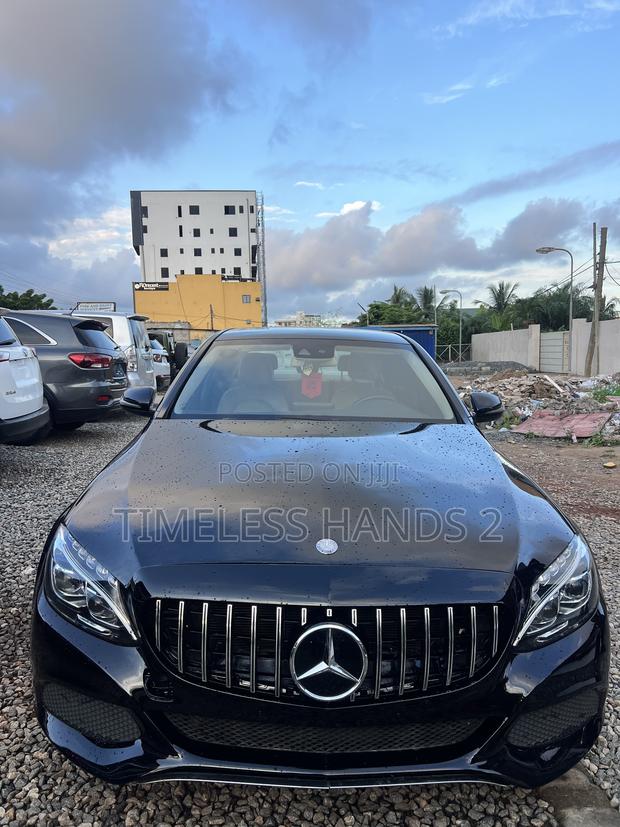 Mercedes-Benz C300 2017 Black