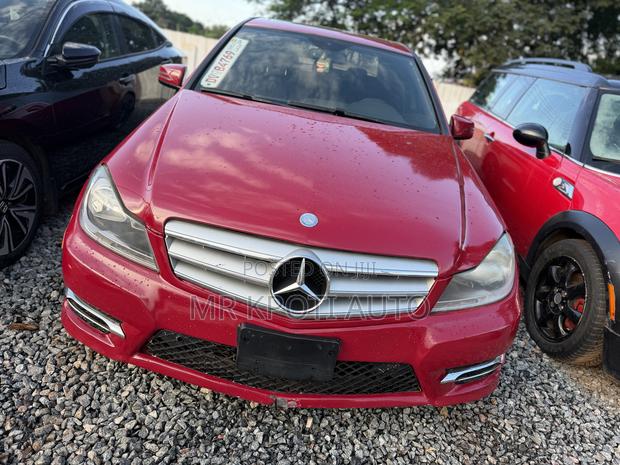 Mercedes-Benz C250 2013 Red