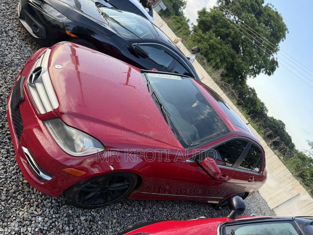 Mercedes-Benz C250 2013 Red