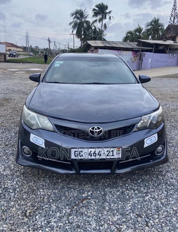 Toyota Camry 2014 Gray