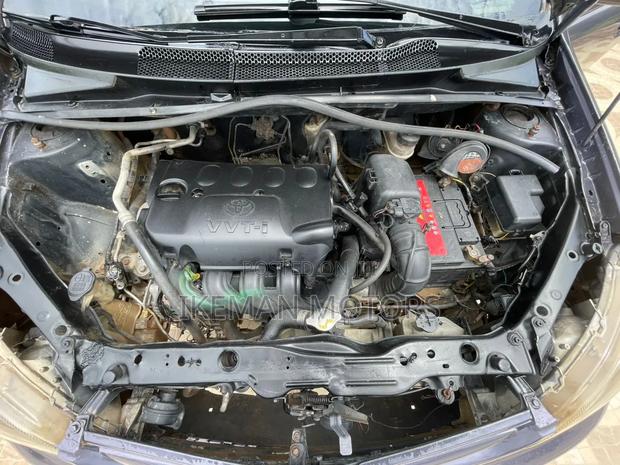 Toyota Echo Sedan 2005 Gray
