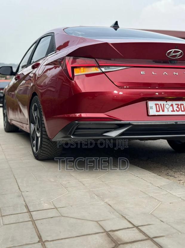 Hyundai Elantra Limited 2021 Red