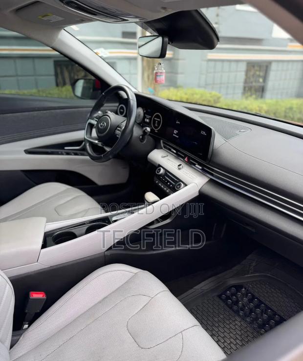 Hyundai Elantra Limited 2021 Red
