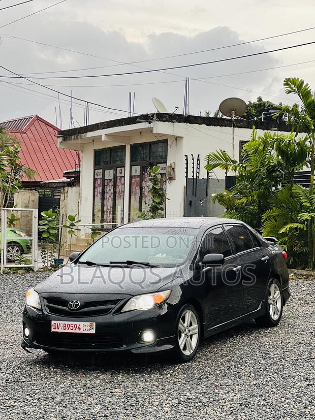 Toyota Corolla 2013 Black