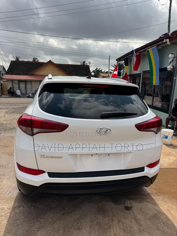 Hyundai Tucson SE FWD 2017 White