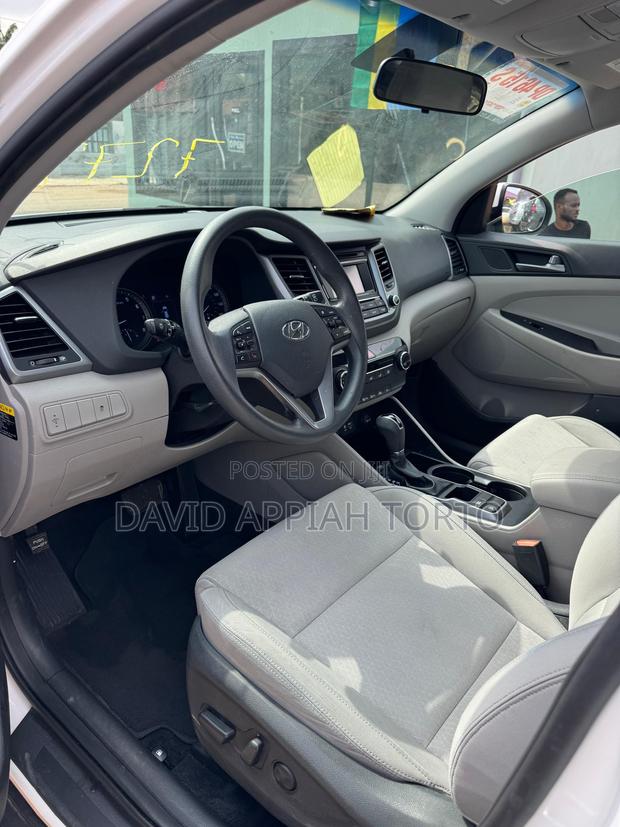 Hyundai Tucson SE FWD 2017 White
