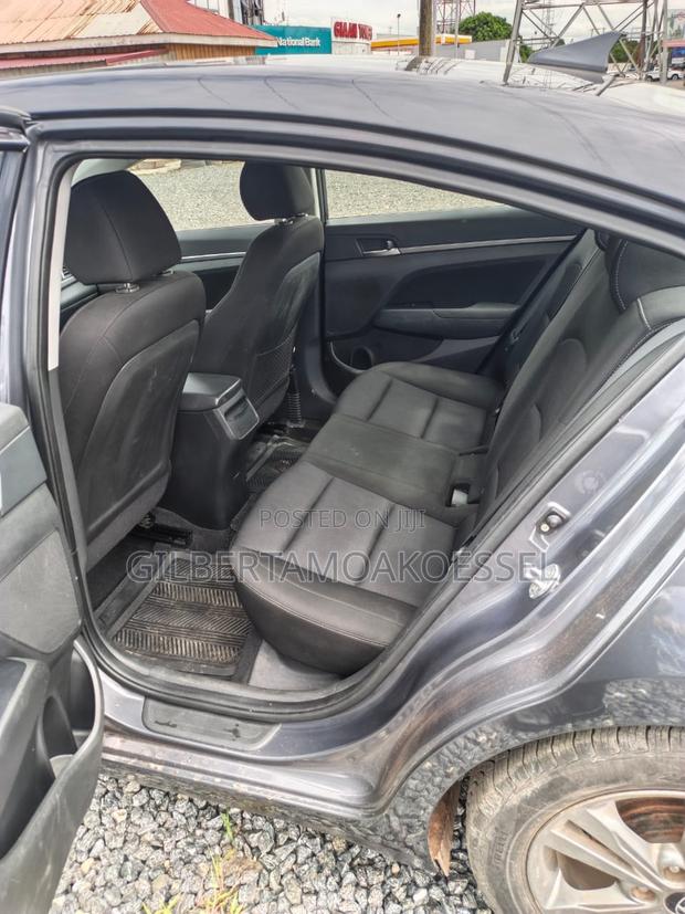 Hyundai Elantra 2018 Black