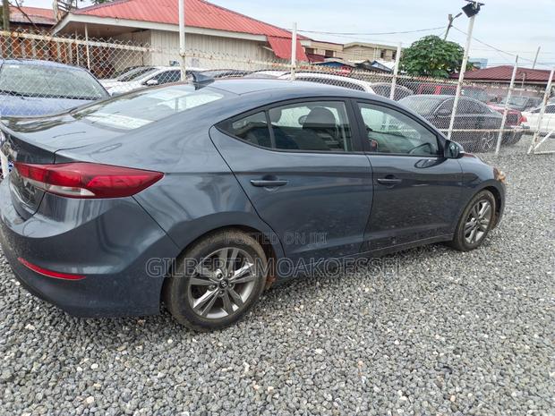 Hyundai Elantra 2018 Black