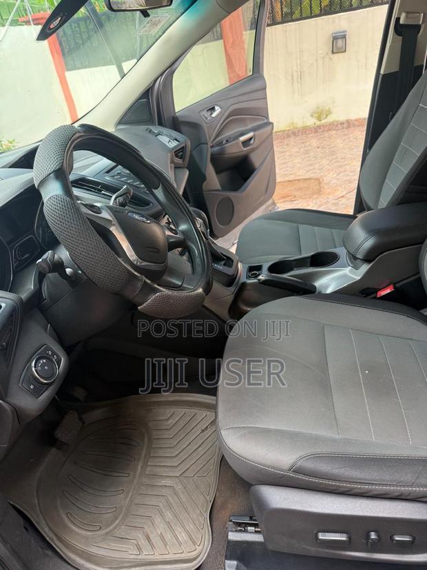 Ford Escape 2016 Gray