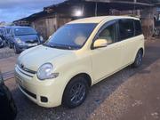 Toyota Sienta 2013 Brown for sale