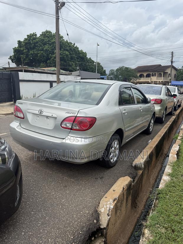 Toyota Avensis 1.8 VVT-i 2006 Silver
