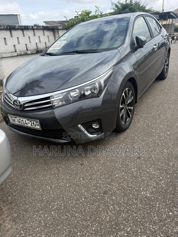 Toyota Corolla L 4dr Sedan (1.8L 4cyl 6M) 2015