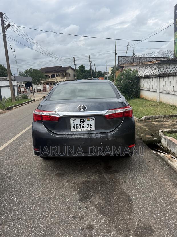 Toyota Corolla L 4dr Sedan (1.8L 4cyl 6M) 2015