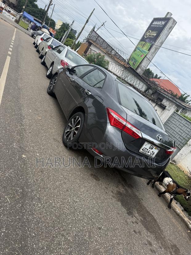 Toyota Corolla L 4dr Sedan (1.8L 4cyl 6M) 2015