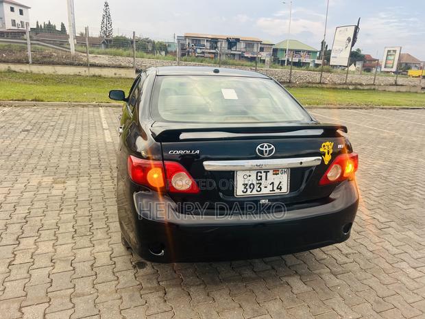 Toyota Corolla 2010 Black