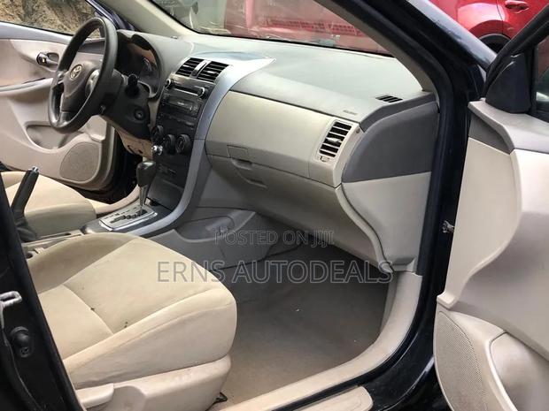 Toyota Corolla 2010 Black