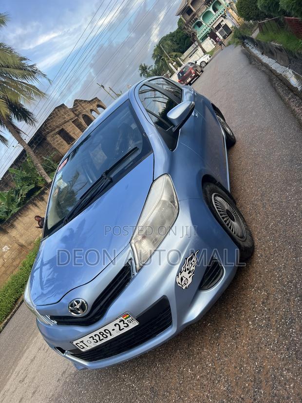 Toyota Vitz 1.3 FWD 5dr 2012 Blue