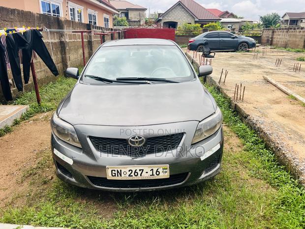 Toyota Corolla XLE 4dr Sedan (1.8L 4cyl 4A) 2010 Gray