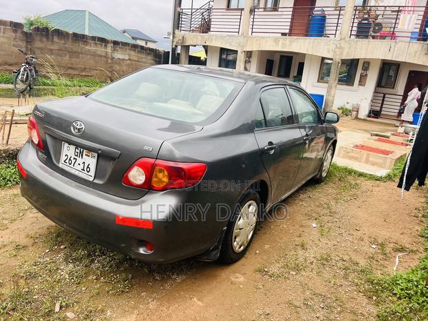 Toyota Corolla XLE 4dr Sedan (1.8L 4cyl 4A) 2010 Gray
