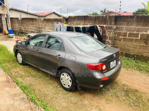 Toyota Corolla XLE 4dr Sedan (1.8L 4cyl 4A) 2010 Gray