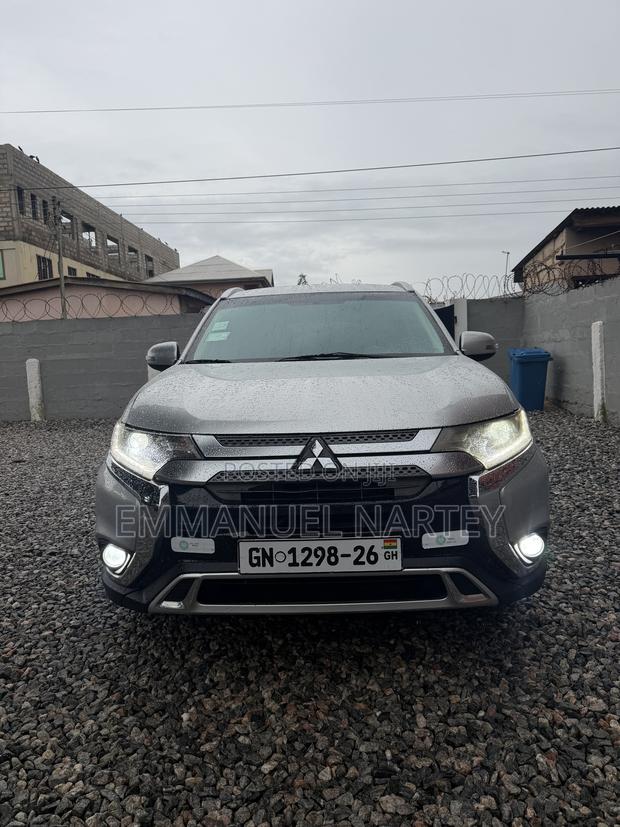 Mitsubishi Outlander 2019 Silver