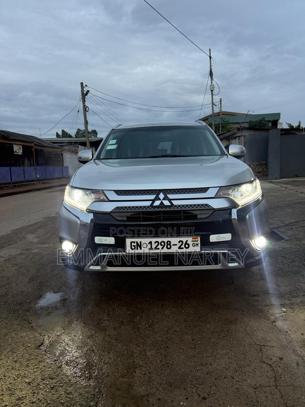 Mitsubishi Outlander 2019 Silver