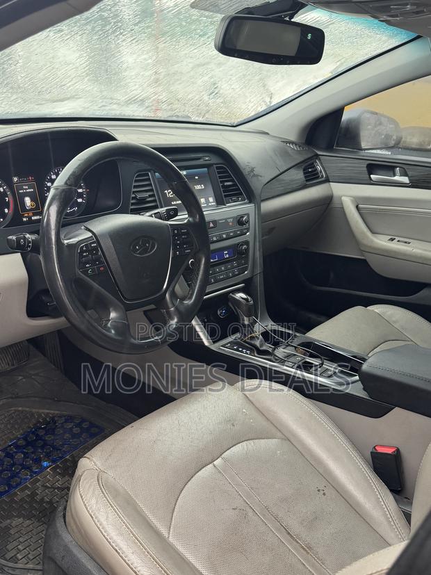 Hyundai Sonata Sport 2.0T Sedan FWD (2.0L 4cyl 6A) 2016 Gray