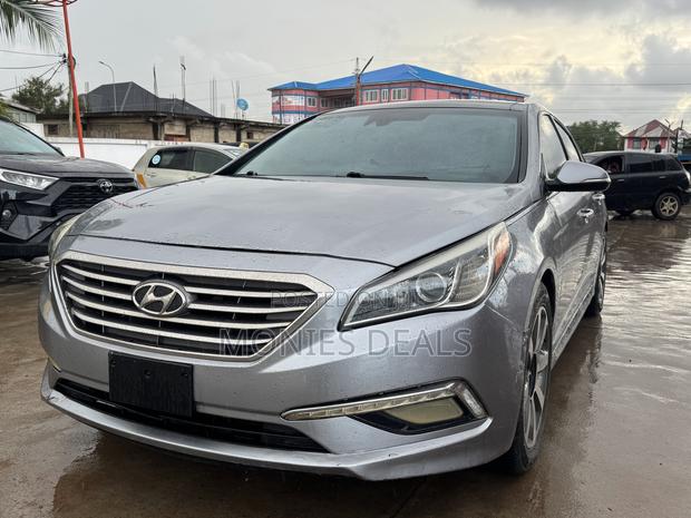 Hyundai Sonata Sport 2.0T Sedan FWD (2.0L 4cyl 6A) 2016 Gray