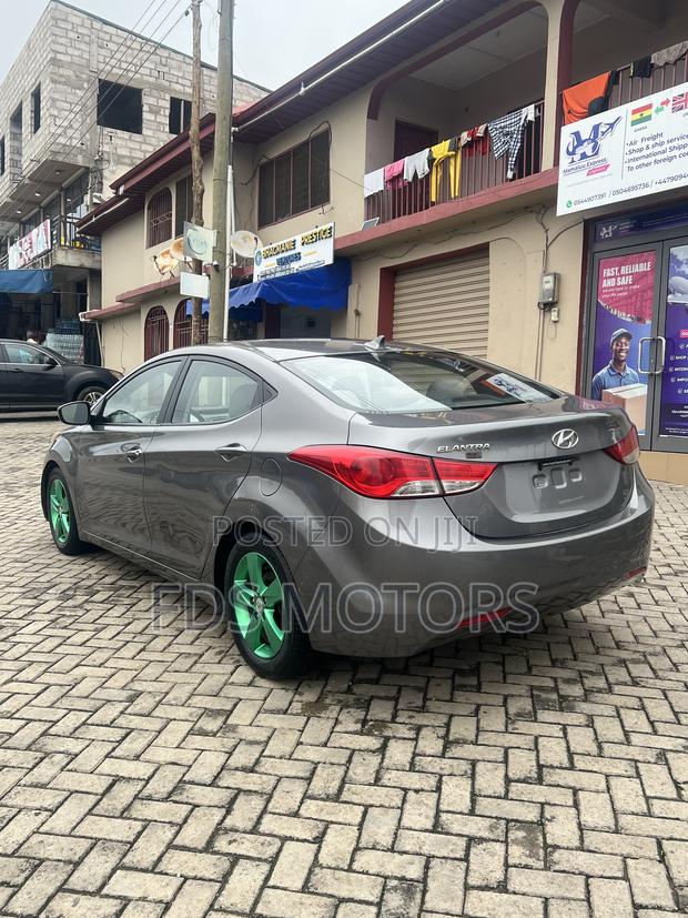Hyundai Elantra Limited 2011 Gray