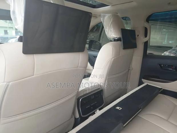 Toyota Land Cruiser LC250 2024 White