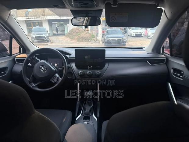 Toyota Corolla Cross 2023 White