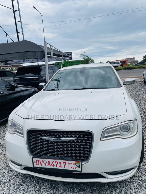 Chrysler 300C Base AWD 2016 White