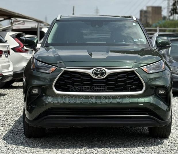 Toyota Highlander XLE AWD 2023 Green