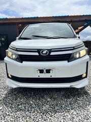 Toyota Voxy SV Premium 2014 White for sale