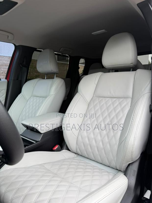 Mitsubishi Outlander SEL 2024 Red